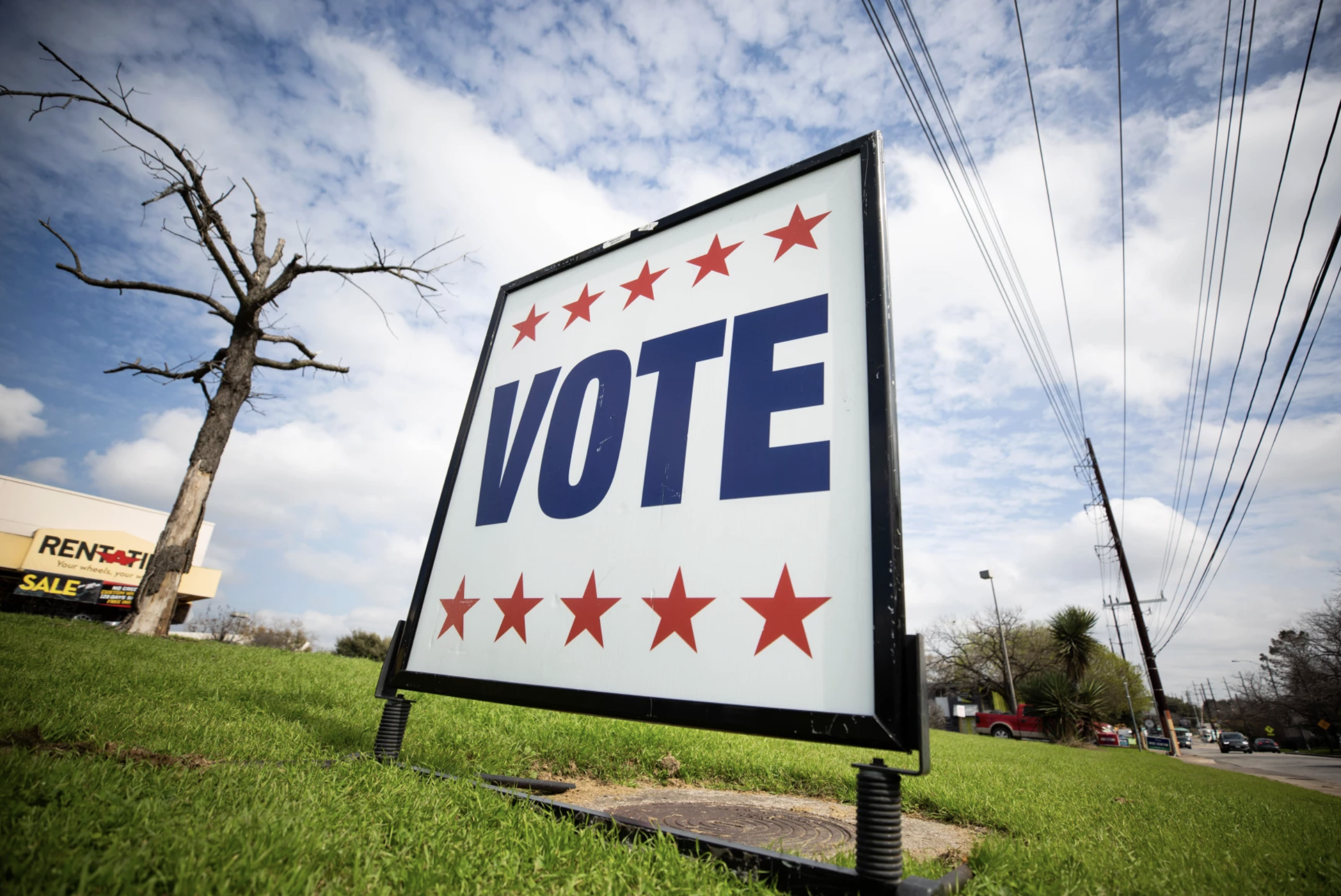North Texas counties report increase in ballots cast on first day of early voting