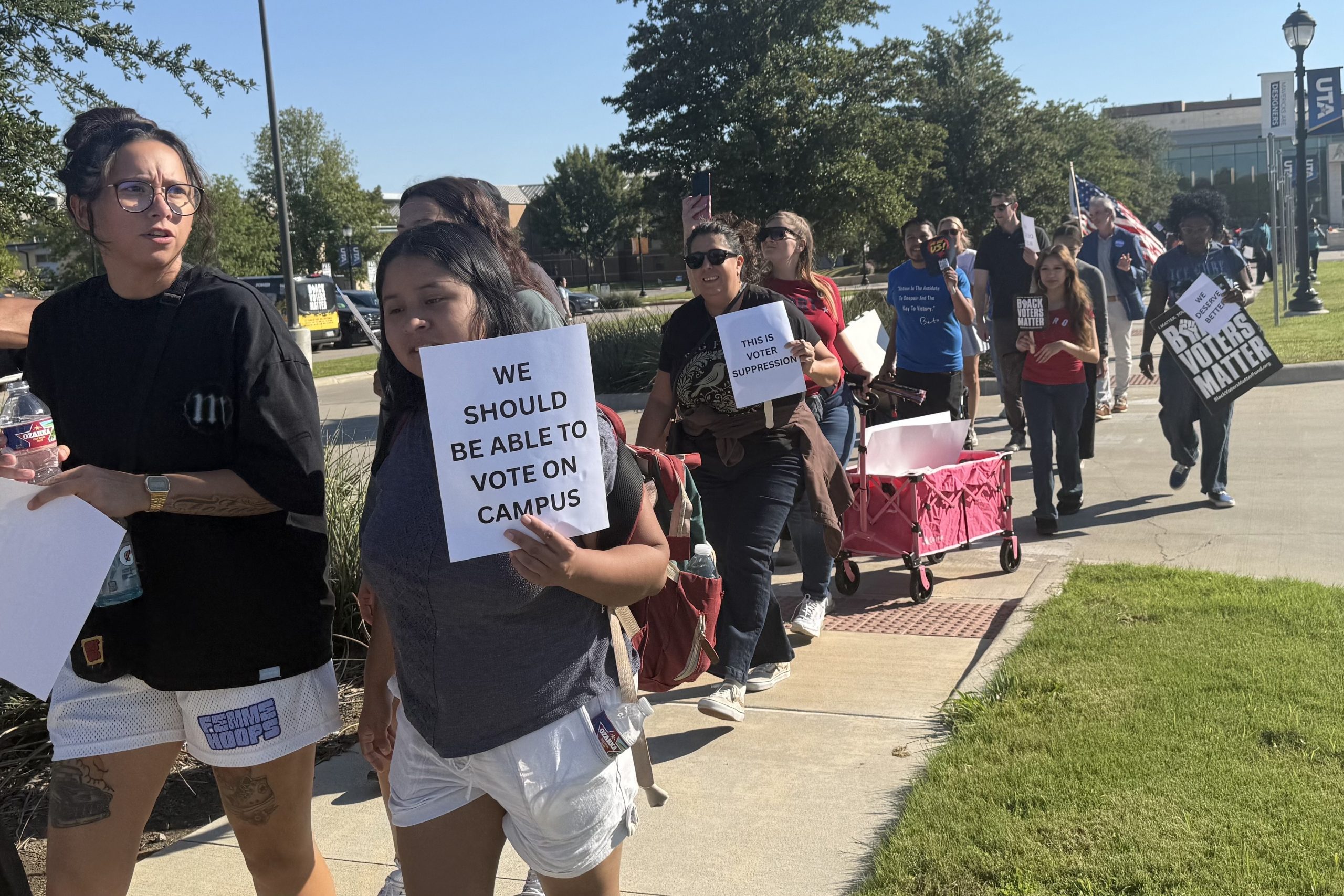 'A reasonable ask': 2 Tarrant candidates call for extended early voting times after hours-long lines